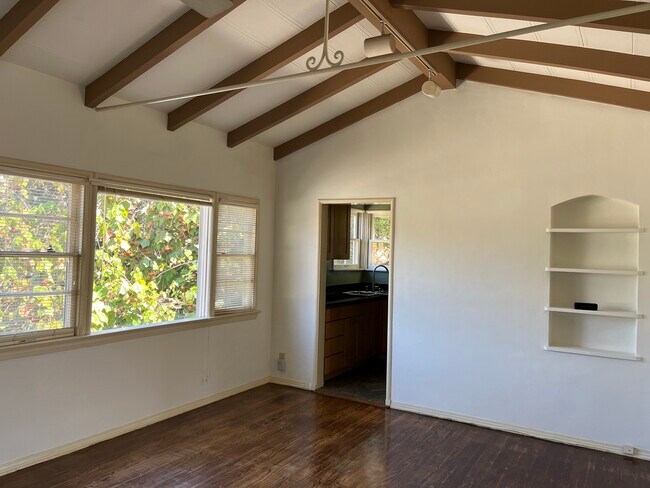 Building Photo - 953 Hauser Blvd