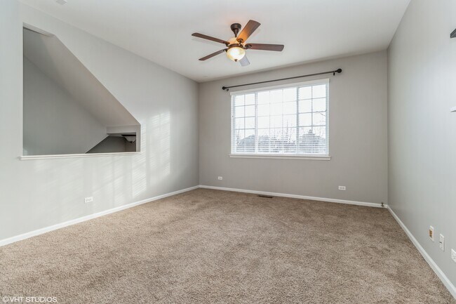 Building Photo - 2428 Oakfield Ct