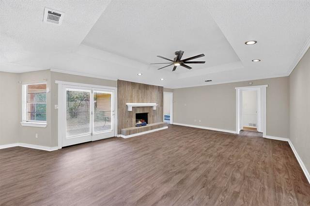 Foto del edificio - 2407 Meadow Creek Dr