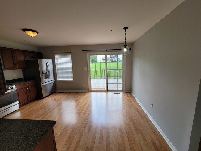 Building Photo - 83 Hunt Club Dr