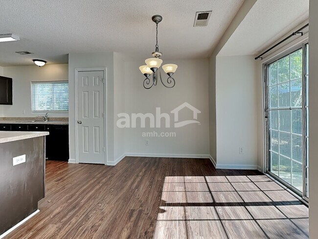 Foto del edificio - 124 Trayesan Dr