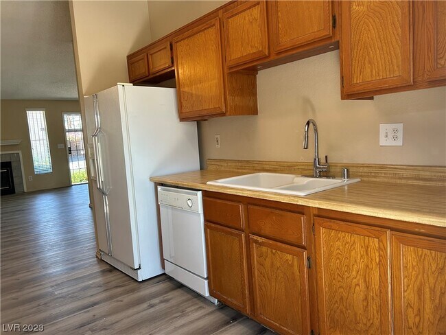 Foto del edificio - 6544 Pinon Pine Way