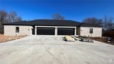 Building Photo - 205 Tricha Cir SW