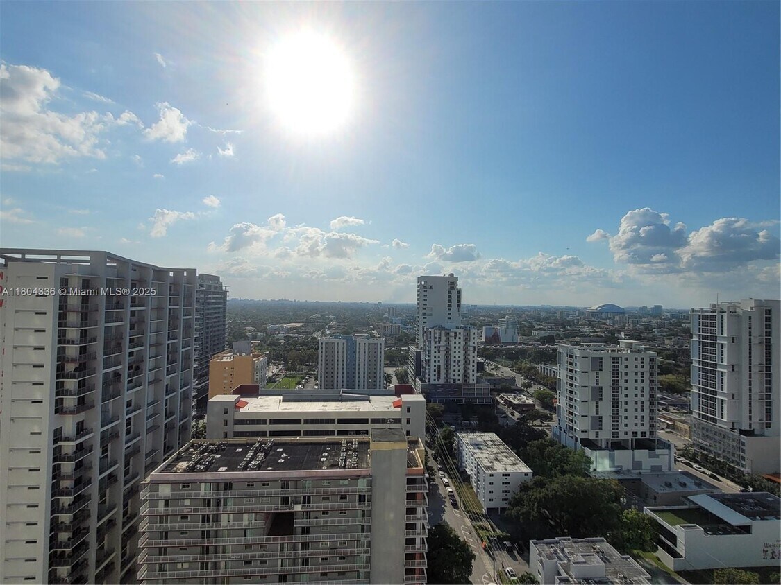 Foto principal - 999 SW 1st Ave