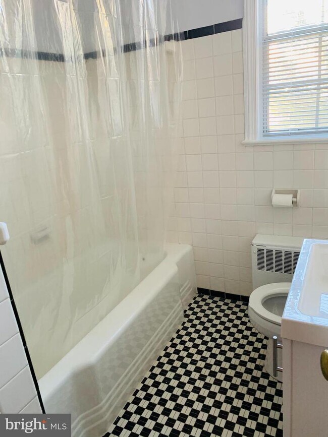 Building Photo - 6701 W Wakefield Dr