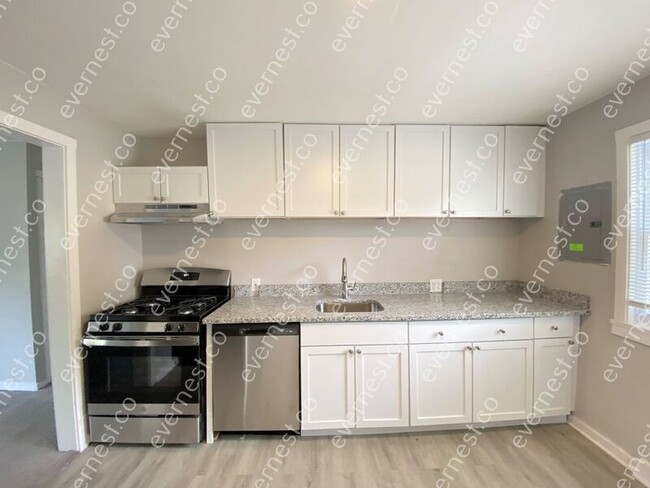 Building Photo - 33116 Armada Ct