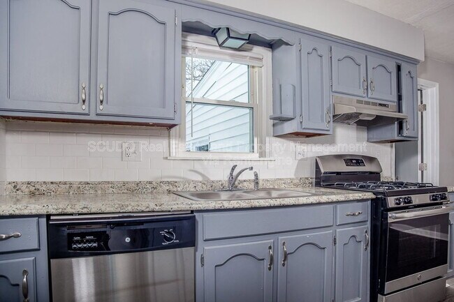 Building Photo - 1324 N Osage St