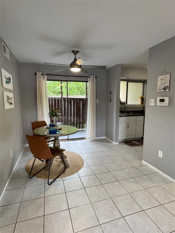 Building Photo - 3300 Pebblebrook Dr
