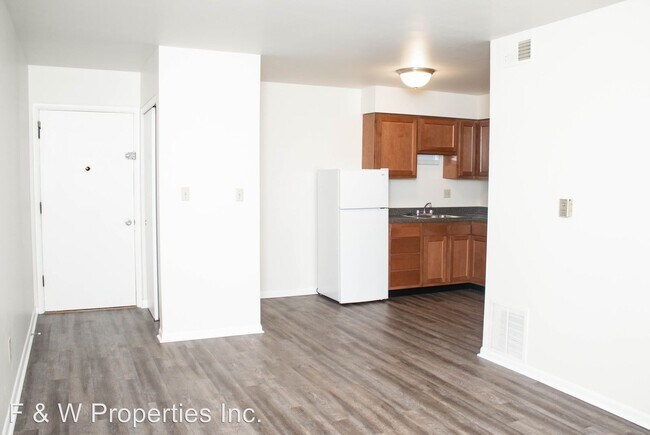Building Photo - 1392 Bryden Rd