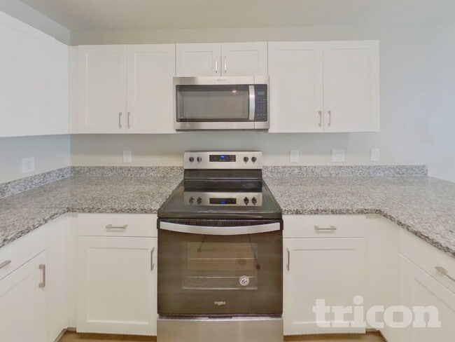 Building Photo - 15676 Del Norte Dr