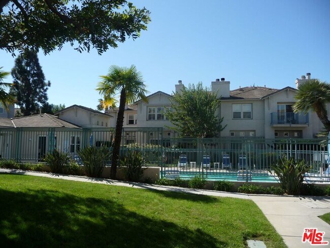 Building Photo - 7415 Hannum Ave