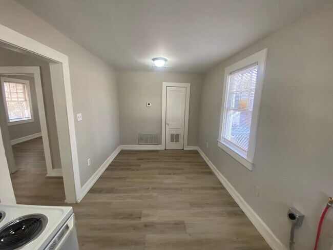 Foto del edificio - **AVAILABLE NOW** 1 Bedroom / 1 Bathroom Home for Rent in Columbus***