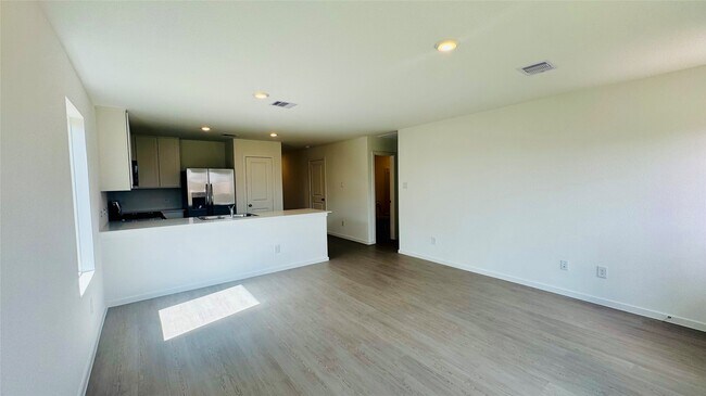 Building Photo - 9206 Speckled Trout Dr