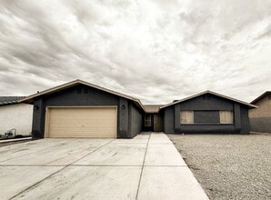 Building Photo - 4197 S Boxwood Ave