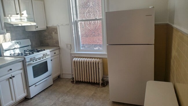 Building Photo - 3 Bedroom House in West Philadelphia