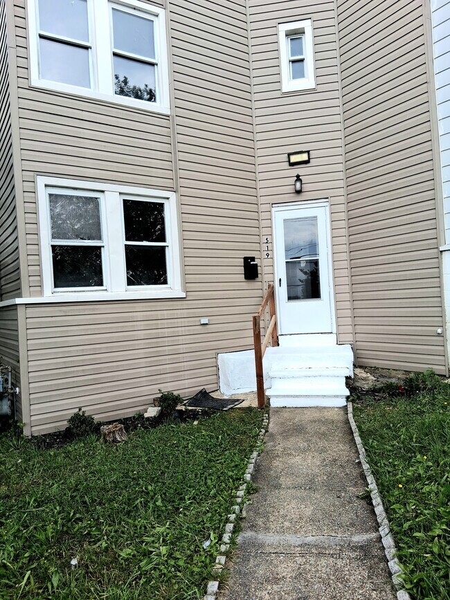 Foto del edificio - 519 Cherry Hill Rd