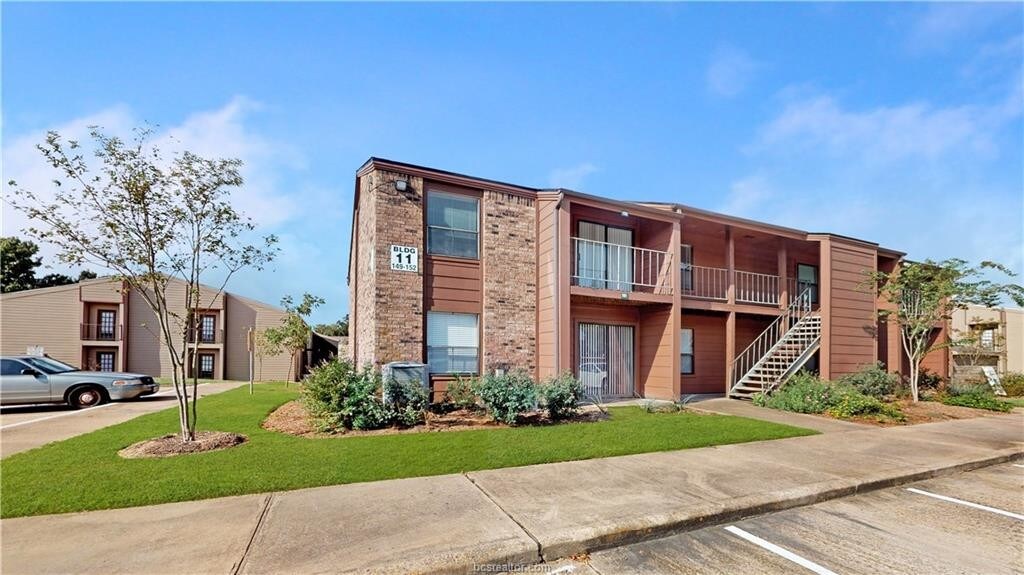 Foto principal - 904 University Oaks Blvd