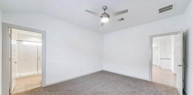 Building Photo - 28918 York Bch Ln