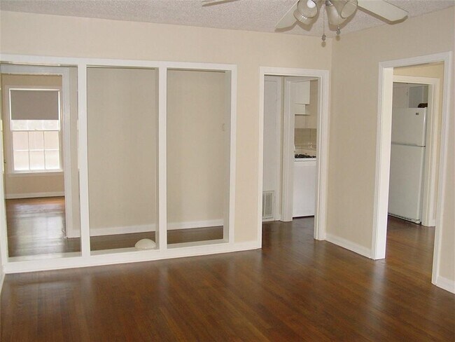Building Photo - 2109 Prather Ln