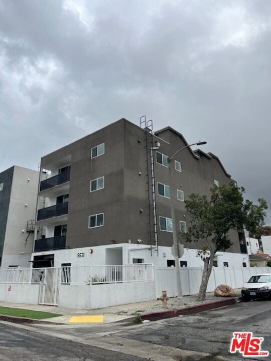 Foto del edificio - 8631 Olin St