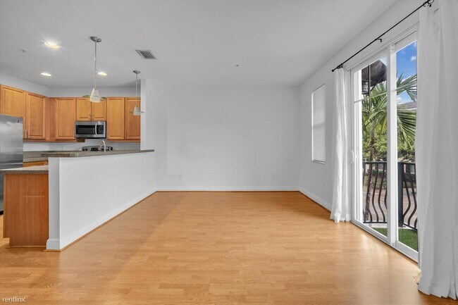 Foto del edificio - 3 br, 3.5 bath Townhome - 569 NW 35th Ln