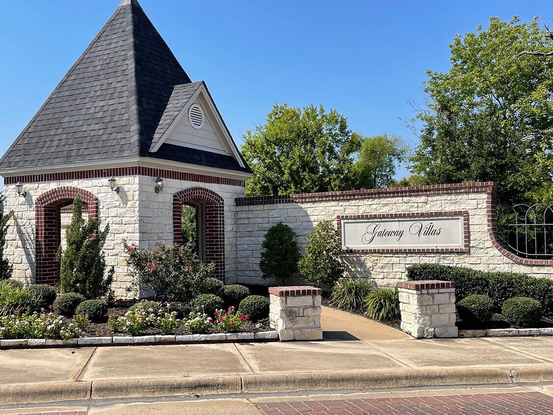 144 Forest Dr Loop, College Station, TX 77840 Townhome Rentals in