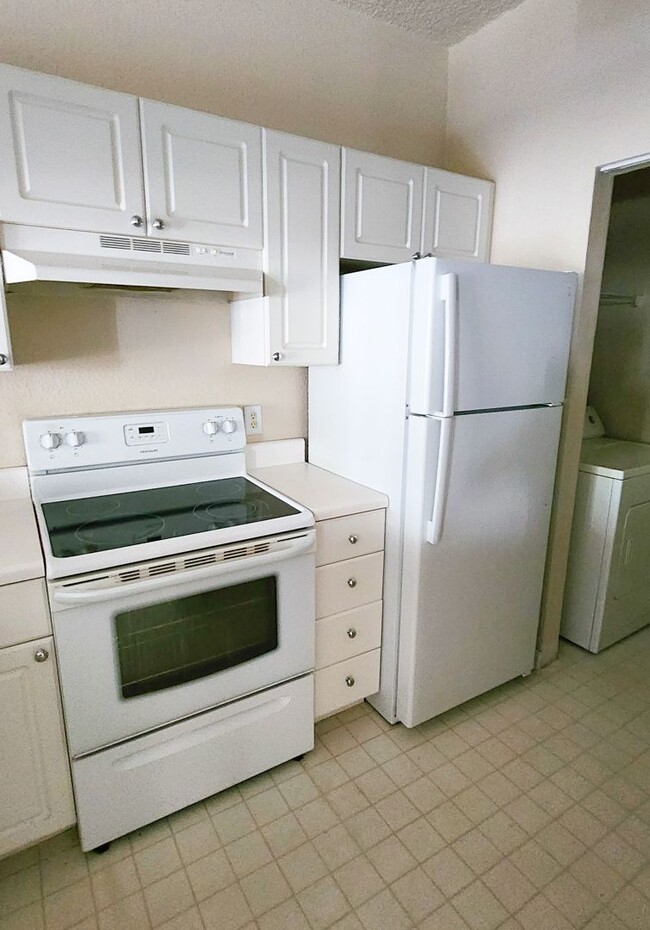 Building Photo - Gated Community located in Sanford/Lake Ma...
