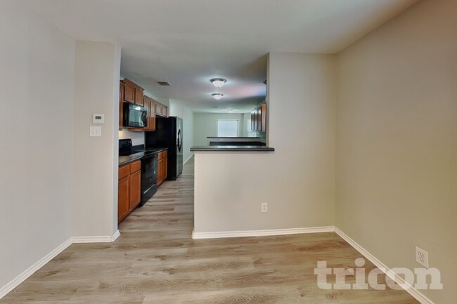 Building Photo - 10411 Trotters Bay
