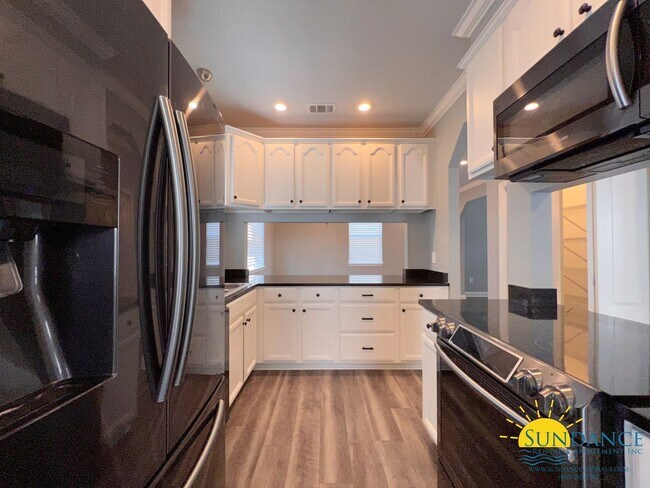 Building Photo - Lovely 2 Story House in Miramar Beach!