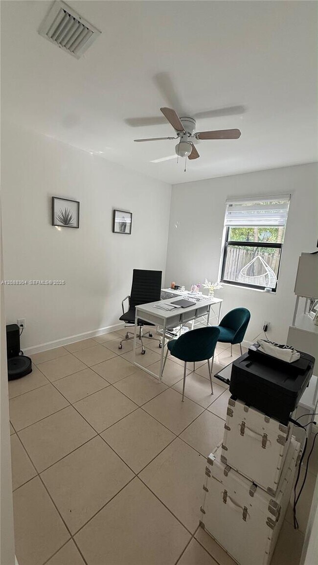 Foto del edificio - 8917 NW 102nd Ct