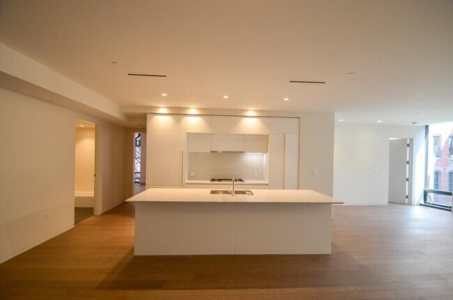 Building Photo - 10 Farnsworth St