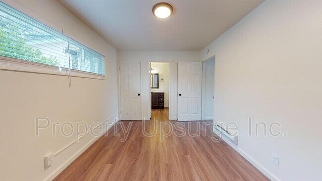 Foto del edificio - 2405 Old Eureka Way