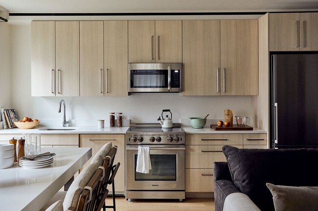 Building Photo - 1160 5th Ave