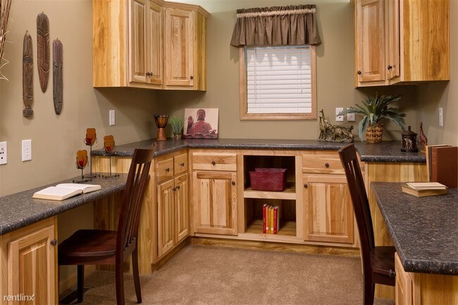 Building Photo - 831 Birkshire Ave