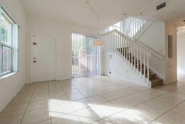 Foto del edificio - 1035 SW 144th Ave