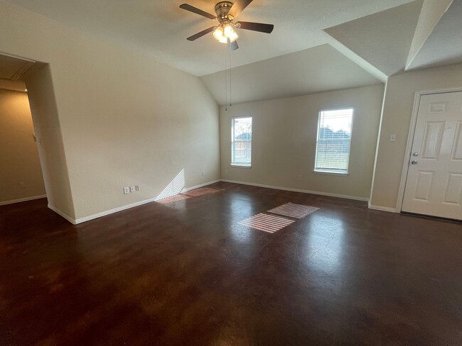 Building Photo - 101-103 Crossbow Ct.