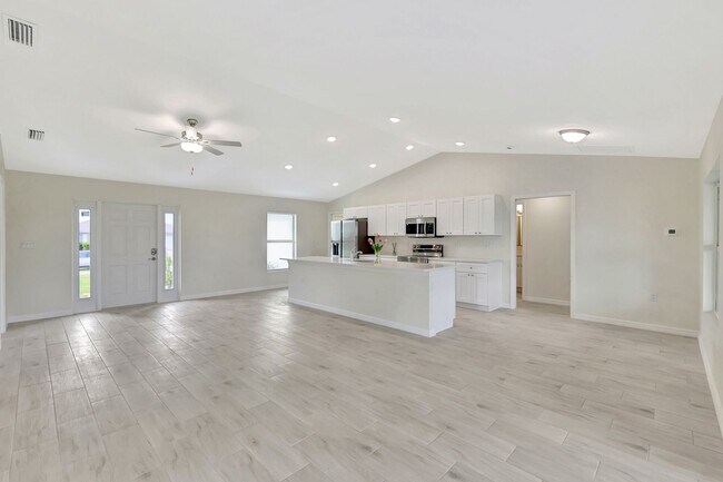 Building Photo - 3809 NW 38th St