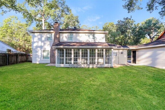 Building Photo - 647 Mosswood Dr