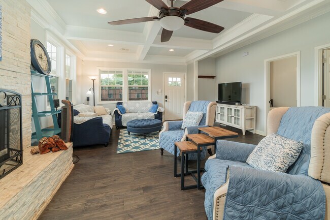 Building Photo - 20 Endel St