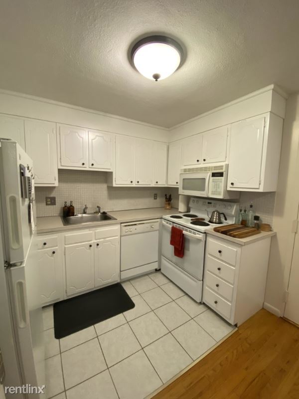 Building Photo - 1 br, 1 bath House - 81 Green St 24 Unit 24