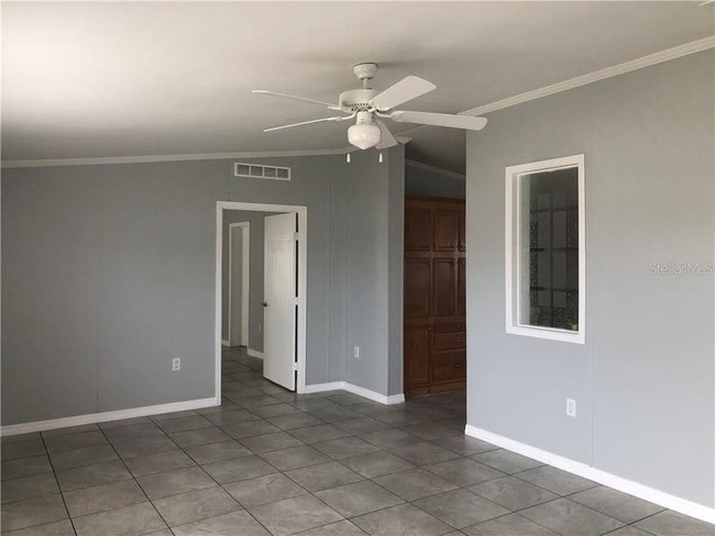 Building Photo - 3212 Silver Lake Ct