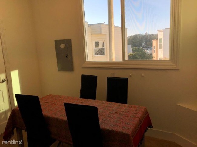 Building Photo - 3 br, 2 bath Apartment - 1422 waller st