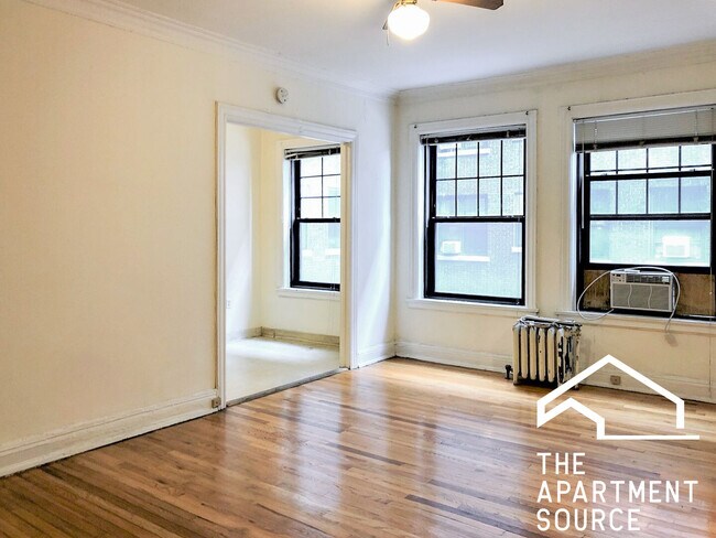 Foto del edificio - 540 W Briar Pl