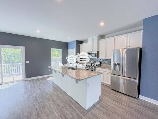 Building Photo - 943 Centurion Cir