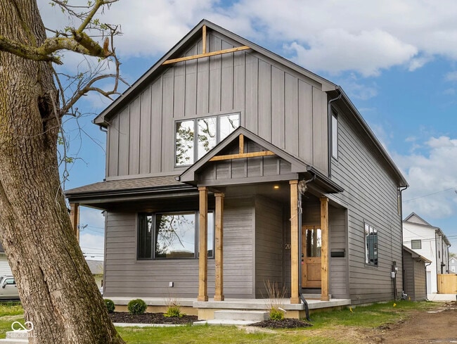 Building Photo - 2020 Columbia Ave