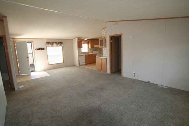 Foto del edificio - 3 Bedroom Modular Home in Babcock Vista!