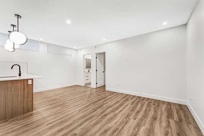 Photo du bâtiment - 845 Woodroffe Ave