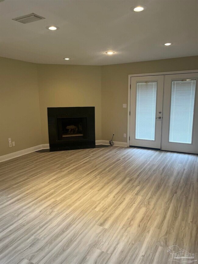Foto del edificio - 4278 Brookside Dr