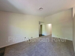 Building Photo - 7131 Stella Ln