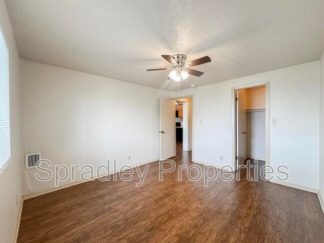 Building Photo - 608 John Paul Jones Dr